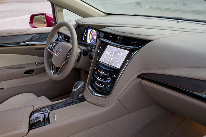 Chủ tịch Steve Carlisle của Cadillac cho biết xe điện của hãng sẽ đánh trực diện vào thị trường crossover và có thể đáp ứng nhu cầu khách hàng khắp thế giới. “Đó sẽ là đỉnh cao của sự sang trọng và cách tân khi Cadillac hướng tới khả năng di động cao hơn trên mẫu crossover chạy điện đầu tiên”, ông Steve Carlisle nói.