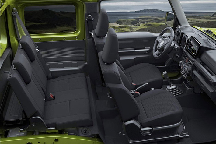 Hiện chưa có thông tin chính xác về việc phiên bản Suzuki Jimny mới được sản xuất tại Indonesia sẽ trang bị hệ dẫn động nào - 2 bánh hay 4 bánh? Được biết, công ty này đang muốn xe có giá bán cạnh tranh, trong khi sản xuất phiên bản dẫn động 4 bánh chắc chắn đắt hơn.
