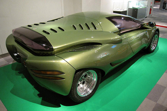 Theo ông Yamazaki, Lamborghini Sogna là mẫu xe concept có thiết kế độc đáo. Tuy nhiên, trên thực tế, Lamborghini Sogna trông như mẫu xe ra đời từ thập niên '80 để dành cho những bộ phim viễn tưởng kinh phí thấp. Dẫu vậy, hãng Lamborghini vẫn đồng ý sản xuất Sogna dưới dạng xe concept. "Trái tim" của Lamborghini Sogna là động cơ xăng V12, dung tích 5,2 lít với công suất tối đa 455 mã lực, truyền tới cầu sau.