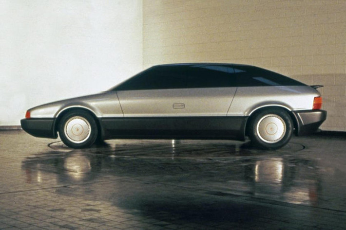 Do hãng thiết kế Italdesign "chấp bút", Marco Polo trên thực tế là phiên bản tiến hóa từ Lamborghini Espada. Vào thời đó, có không ít hãng chế tạo thân vỏ thiết kế xe dựa trên khung gầm của Lamborghini. Tuy nhiên, chỉ có một vài thiết kế được gửi trực tiếp tới hãng Lamborghini.