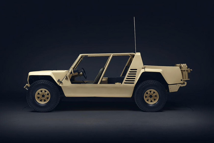 Đáng chú ý nhất trong số đó là hợp đồng phát triển khung gầm cho BMW M1. Ngoài ra, Lamborghini còn vay nhiều tiền từ chính phủ Ý để theo đuổi hợp đồng chế tạo xe địa hình cho quân đội Mỹ do công ty Mobility Technology International (MTI) đứng ra thay mặt. Lamborghini Cheetah là mẫu xe concept có thiết kế khá "ngầu". Thế nhưng, hóa ra, đây lại là một trong những thảm họa của gia đình Lamborghini.