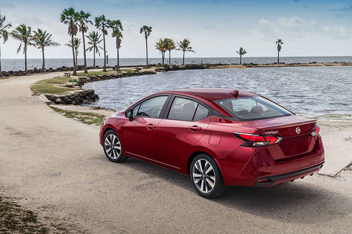 Về truyền động, Sunny 2020 sử dụng khối động cơ 4 xy-lanh 1.6L cho ra công suất tối đa 122 mã lực và mô men xoắn cực đại 154 Nm. Đi kèm với đó là các tuỳ chọn về hộp số sàn 5 cấp hoặc họp số tự động vô cấp CVT.
