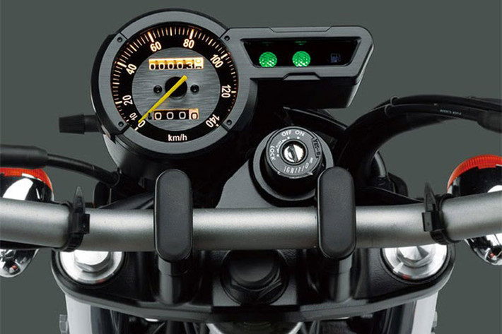 Về thiết kế, chiếc xe Yamaha Tricker 2018 vẫn giữ nguyên hoàn toàn kiểu dáng cá tính, vẫn mang phong cách xe đạp BMX như trước đây với thân xe hẹp. Thay đổi duy nhất trên xe là bảng đồng hồ với mặt số mới.