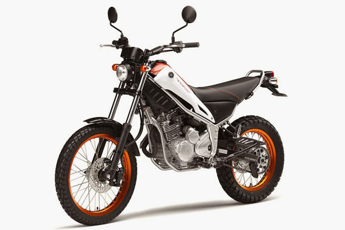 Hãng xe máy Nhật Bản vừa bất ngờ đem mẫu môtô Yamaha Tricker 250 trở lại dòng sản phẩm của mình sau hai năm vắng bóng, với những nâng cấp để chiếc xe đạt các tiêu chuẩn khí thải mới tại Nhật. Tuy nhiên do không đủ tiêu chuẩn Euro 5 xe vẫn chưa thể lăn bánh đến châu Âu.