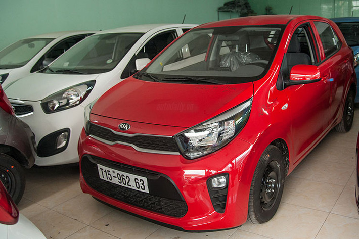 Tại thị trường Malaysia, Kia Morning 2018 có giá khoảng khoảng 62.000 ringgit, (tương đương khoảng 328 triệu đồng). Hiện tại nhà phân phối Thaco vẫn đang phân phối các dòng xe Kia Morning thế hệ cũ, chưa có kế hoạch bán ra thị trường mẫu xe thế hệ mới như trong bài viết này.