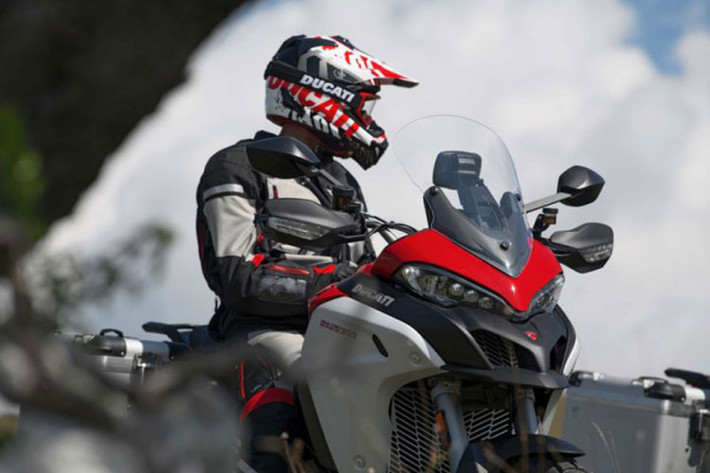 Mẫu xe môtô đường trường cỡ lớn này được phát triển dựa trên Ducati Multistrada 1200 quen thuộc từng xuất hiện và gây tiếng vang trong nhiều năm qua tại. Về thiết kế tổng thể, nó không khác nhiều so với phiên bản trước đó - ngoài những nâng cấp tối ưu hơn cho người sử dụng.