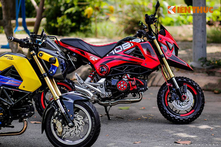 Chiếc xe không chỉ được độ theo phong cách "thú mỏ vịt", mà bên cạnh đó các chi tiết được độ theo phong cách xe việt dã đường trường cực chất.