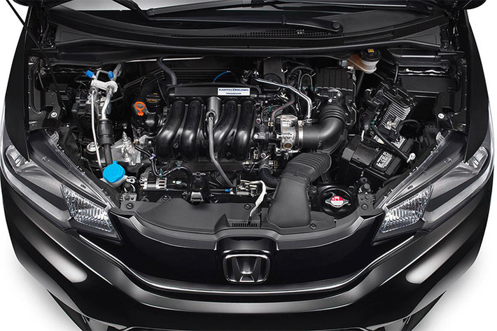 Theo kế hoạch bán hàng của Honda Châu Âu, Honda CR-V thế hệ mới phiên bản động cơ xăng tăng áp sẽ được bán vào mùa thu 2018, trong khi phiên bản động cơ hybrid sẽ chính thức bán ra vào đầu năm 2019.