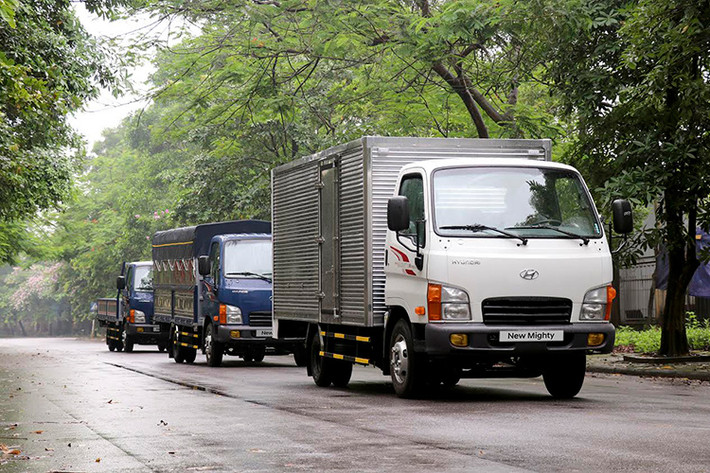Giá xe Hyundai New Mighty N250 được phân phối trên hệ thống Đại lý ủy quyền toàn quốc của HTCV với mức bán đã bao gồm VAT) cụ thể như sau: Hyundai New Mighty N250 giá 480 triệu đồng; Hyundai New Mighty N250SL: 525 triệu đồng.