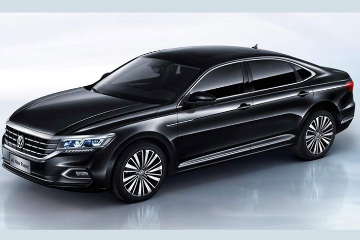 Dự kiến, Volkswagen Passat 2019 sẽ chính thức được bày bán trên thị trường Trung Quốc vào mùa thu năm nay, giá Volkswagen Passat khoảng 210.000 Nhân dân tệ, tương đương 32.612 USD (khoảng 761 triệu đồng). Các đối thủ cạnh tranh của Passat 2019 là Toyota Camry, Honda Accord, Hyundai Sonata, Peugeot 508, Mazda6 hay Renault Talisman.