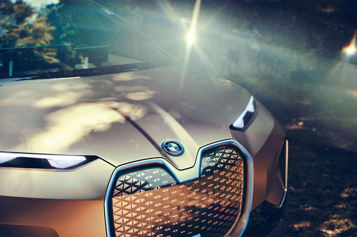 Tất nhiên, iNext là một phiên bản mang ý tưởng của chiếc crossover hạng sang BMW chạy điện thông thường, kiểu như Mercedes-Benz EQC mới hoặc là Audi E-Tron sắp ra mắt, ngoại trừ việc iNext sẽ tân tiến hơn một chút vào thời điểm nó ra mắt thị trường trong năm 2021.