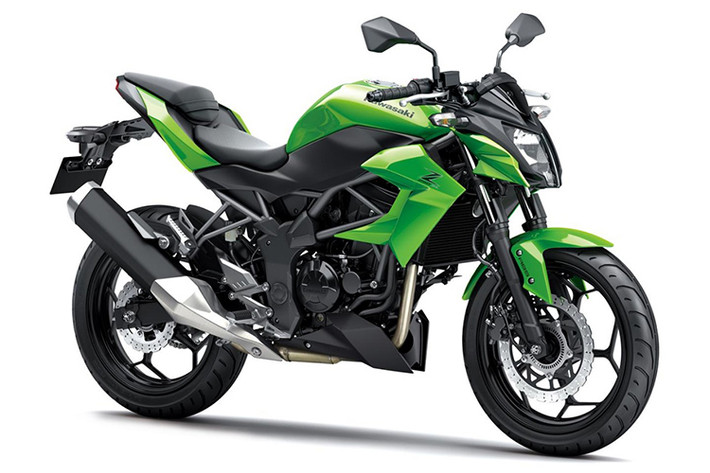 Kawasaki vừa cho ra mắt phiên bản hoàn toàn mới của dòng naked bike Z là chiếc Z250 SL. Trên phiên bản năm 2018 này, Kawasaki Z250 SL mới sẽ có 2 bản là bản tiêu chuẩn và bản ABS. Ngoài ra, Kawasaki cũng mang đến cho người chơi xe chiếc Kawasaki Z250 SL 2018 với kiểu dáng hoàn toàn mới, bao gồm 4 màu sắc trẻ trung và thể thao hơn.