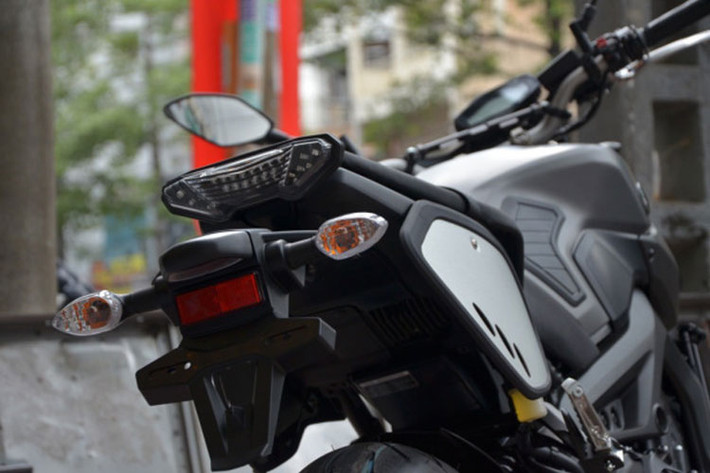 Đèn hậu của Yamaha MT-09 Sport tracker được thiết kế khá đơn giản nhưng lại thực dụng với công nghệ LED đang thịnh hành hiện nay.