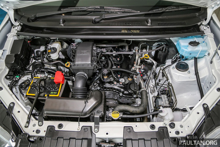 Ở khả năng vận hành, Avanza được trang bị 2 loại động cơ, gồm động cơ xăng 1.3 lít có công suất tối đa 99 mã lực và mô-men xoắn cực đại 123 Nm và động cơ xăng 1.5 lít với công suất 107 mã lực và 140 Nm. Cả hai động cơ kết hợp với hộp số sàn 5 cấp tiêu chuẩn hoặc hộp số tự động 4 cấp tùy chọn, đi kèm hệ dẫn động cầu sau.