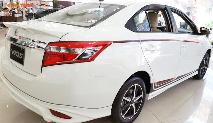 Vios được hãng xe Toyoa trang bị động cơ nạp khí tự nhiên 2NR-FE mới dung tích 1.5l 4 xy lanh thẳng hàng, 16 van DOHC, với hệ thống điều phối van biến thiên thông minh kép Dual VVT-i tối ưu hóa thời điểm đóng mở đồng thời cả van nạp và van xả (thay cho loại van biến thiên VVT-i cho van nạp ở phiên bản cũ).