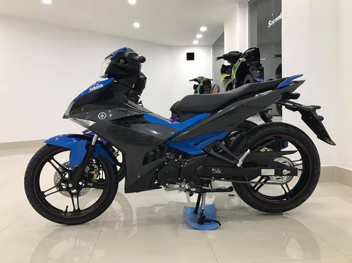 Exciter 150 được trang bị động cơ xy-lanh đơn, dung tích 149,7 cc, công suất 15,1 mã lực, tại vòng tua 8.500 vòng/phút, momen xoắn cực đại 13,8 Nm tại 7.000 vòng/phút, làm mát bằng dung dịch. Xe sử dụng hộp số dạng 5 cấp. Dung tích bình xăng 4,2 lít.