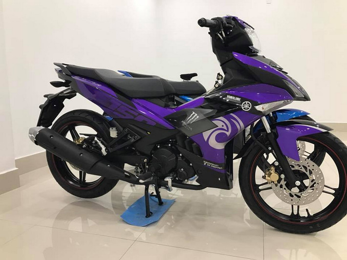 Xe vẫn sở hữu kích thước dài 1.970 mm, rộng 670 mm và cao 1.080 mm, độ cao từ yên xe 780 mm và trọng lượng 115 kg. Kích thước bánh trước là 70/90-17M/C 38P, bánh sau là 120/70-17M/C 58P, dùng lốp không săm (không có thay đổi gì so với bản cũ).