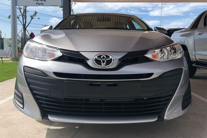 Hiện tại vẫn chưa rõ liệu giảm giá bán niêm yết, Toyota Vios có còn tiếp tục được đại lý khuyến mãi hay không. Trao đổi với PV, nhân viên đại lý Toyota Long Biên cho hay do hôm nay mới là ngày đầu tiên của tháng 7 nên đại lý chưa có chương trình ưu đãi mới đối với các mẫu xe.