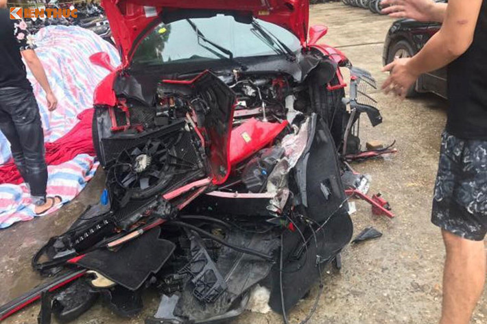 Hiện chưa có thông tin chi tiết về chi phí phục hồi cũng như tiền mua phụ tùng chính hãng từ Ferrari của garage quận 7 để sửa chữa lại chiếc siêu xe Ferrari 488 GTB gặp tai nạn cho Tuấn Hưng. Nhưng giới mê xe rất mong chờ vào sự phục hồi nguyên vẹn của siêu xe Ferrari 488 GTB này.