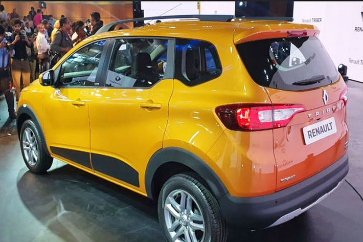 Khác với Lodgy - mẫu MPV chỉ dùng máy dầu sẽ bị "khai tử" vào năm sau vì không đáp ứng được tiêu chuẩn khí thải Bharat Stage 6 (BS6) tại Ấn Độ, Renault Triber 2019 chỉ dùng động cơ xăng. Cụ thể là động cơ 3 xi-lanh, dung tích 1.0 lít, sản sinh công suất tối đa 72 mã lực và mô-men xoắn cực đại 96 Nm. Sức mạnh được truyền tới cầu trước thông qua hộp số sàn 5 cấp hoặc tự động 5 cấp.