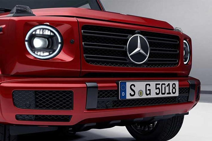 Ông hoàng off-road của hãng xe sang Mercedes-Benz sở hữu nhiều bộ phần có màu trong hơn như các đèn xi-nhan, đèn hậu và đèn pha. Ngoài ra, gói Night Package cũng bao gồm cả các cửa kính màu trong.