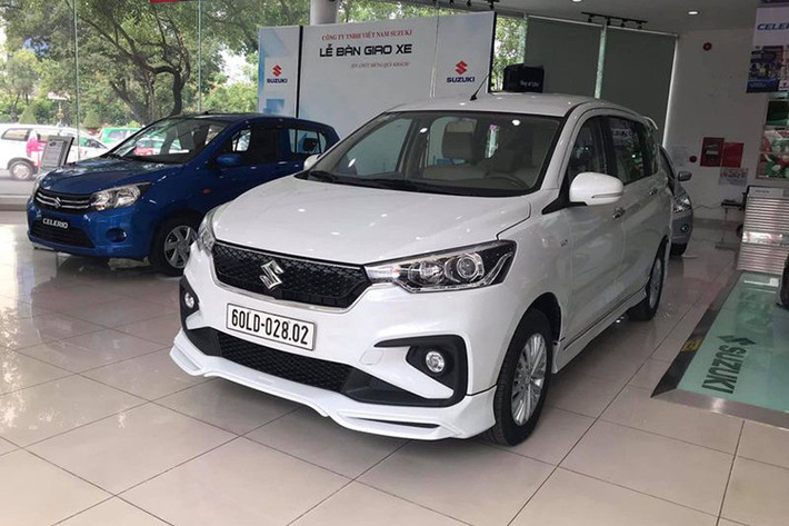 Mới đây trên diễn đàn hội nhóm dành cho người chơi xe ôtô, một người dùng đã đăng hình ảnh chụp catalogue thông số kỹ thuật được cho là của mẫu xe Suzuki Ertiga 2019 bản nâng cấp sắp được bán ra tại Việt Nam.