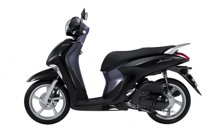 Ngoài việc bổ sung màu sắc, Yamaha Janus bản nâng cấp mới không có thay đổi nào khác về thiết kế cũng như trang bị. Về tổng thể, xe ga Yamaha Janus có ngoại hình rất nhỏ gọn, sở hữu thiết kế đơn giản nhưng vẫn trẻ trung. Xe có khối lượng rất nhẹ, chỉ 97 kg, nhờ đó mà khách hàng là nữ giới sẽ dễ dàng dắt và điều khiển hơn.