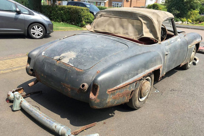 Theo một số nguồn tin cho hay, chiếc Mercedes-Benz 190SL không hề được động vào từ cuối thập niên '80. Chủ nhân của chiếc 190SL không hề có ý định phục chế "đống sắt vụn" này. Thậm chí, người chủ còn không biết giá trị của chiếc 190SL bị gỉ khắp nơi như sắt vụn này.