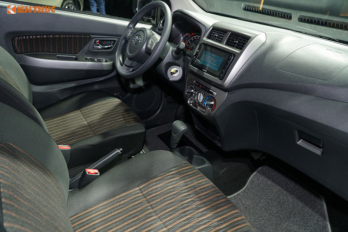 Tuy nhiên, trong tháng 2/2019 vừa qua, Wigo chỉ bán được 136 xe, trong khi Hyundai Grand i10 và Kia Morning có doanh số lần lượt 849 và 559 xe. Những tháng gần đây, mẫu xe này cũng không lọt vào top xe bán chạy nhất tháng và tiếp tục nhường chỗ đứng cao nhất cho "đối thủ" Grand i10.