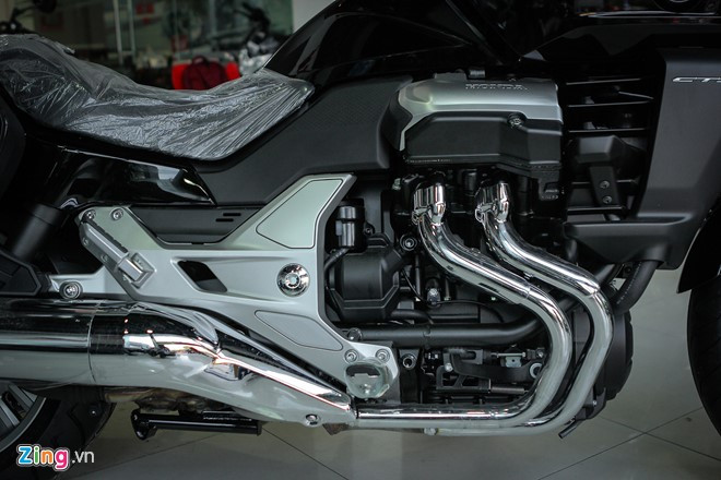 Xe Honda CTX1300 trang bị động cơ V4 1.261 phân khối, phun xăng điện tử, làm mát bằng dung dịch, công suất tối đa 83 mã lực tại 6.000 vòng/phút và mô-men xoắn cực đại 106 Nm tại 4.500 vòng/phút, hộp số 5 cấp.