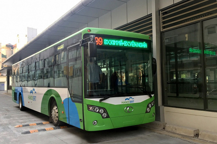 Tuyến xe buýt nhanh BRT Kim Mã - Yên Nghĩa được thành phố Hà Nội khởi công từ tháng 3/2013. Chiều dài toàn tuyến là 12,2 km, mỗi giờ vận chuyển khoảng 2.000 hành khách. Tần suất hoạt động sẽ từ 3-5 phút/chuyến, tốc độ vận hành trung bình 22-30km/giờ, thời gian chạy một lượt khoảng 45-55 phút.