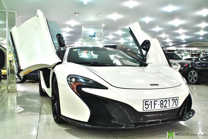 Mức giá xe McLaren 650S Spider màu trắng này hiện tại đang được chào bán chỉ từ 11 tỷ đồng. Theo giới thạo tin, chỉ cần khéo léo nói chuyện, mức giá có thể tốt hơn nhiều. Như vậy chỉ sau một thời gian ngắn, mức giá của McLaren 650S Spider đã giảm tới vài tỷ đồng.