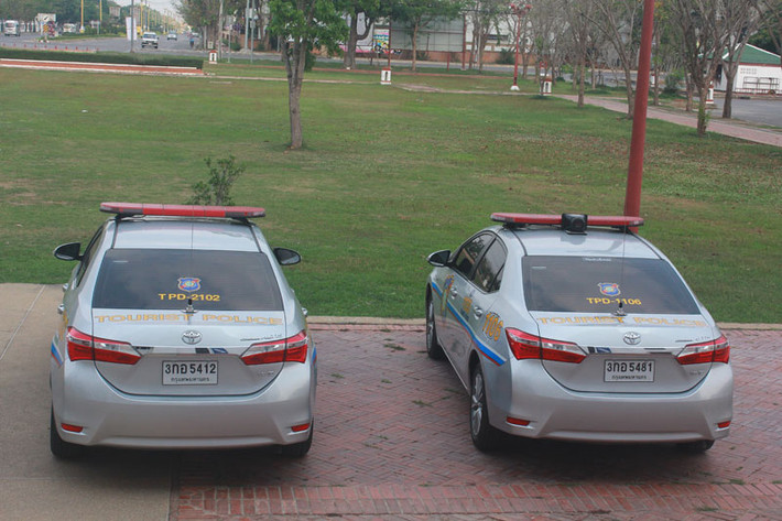 Corolla Altis 2015 có ngoại thất hoàn toàn mới theo hướng góc cạnh, thể thao chứ không mềm mại và mượt mà như thế hệ trước.