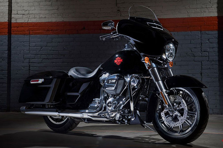 Mới đây, hãng xe môtô cơ bắp của Mỹ vừa cho ra mắt mẫu xe Touring hạng khủng mang tên Harley-Davidson Electra Glide 2019 mới. Đây sẽ là thành viên mới nhất của gia đình Touring nhà Harley-Davidson.