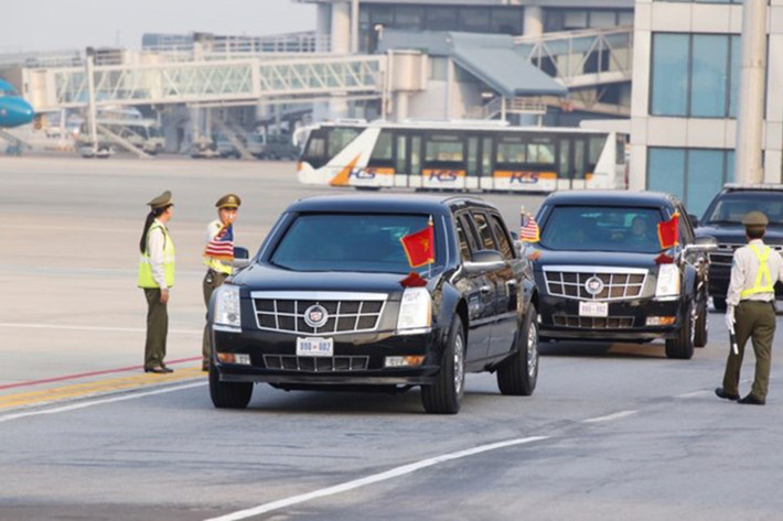 Lễ đón chính thức Tổng thống Mỹ Donald Trump sẽ diễn ra vào sáng mai,12/11. Sau lễ đón là cuộc hội đàm giữa Chủ tịch nước Trần Đại Quang và Tổng thống Donald Trump. Sau hội đàm, hai nhà lãnh đạo sẽ chứng kiến lễ ký kết một số hợp tác quan trọng và tổ chức họp báo chung.