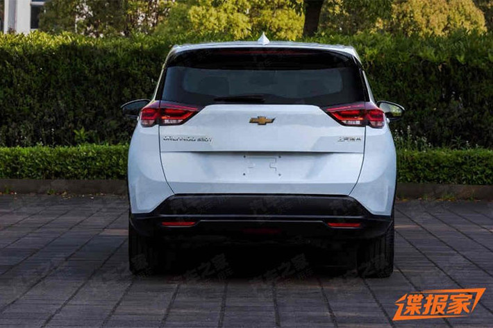 Dự kiến, Chevrolet Orlando 2018 tại Trung Quốc sẽ ra mắt vào mùa thu năm nay trước khi có mặt trên thị trường vào cuối năm. Hiện giá bán của xe vẫn chưa được công bố. Cũng chưa rõ liệu xe SUV Chevrolet Orlando 2018 có được xuất khẩu sang các thị trường ngoài Trung Quốc hay không.