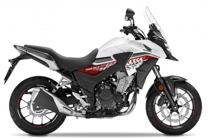 Honda CB500XA sở hữu khối động cơ hai xi lanh song song dung tích 471cc, sản sinh công suất cực đại 47 mã lực tại 8500 vòng/phút và mô men xoắn cực đại 43Nm tại 7500 vòng/phút, kết hợp cùng tư thế ngồi thẳng thoải mái, CB500XA hoàn toàn có khả năng chinh phục dễ dàng bất kỳ cung đường nào cũng như mang lại cảm giác phấn khích.