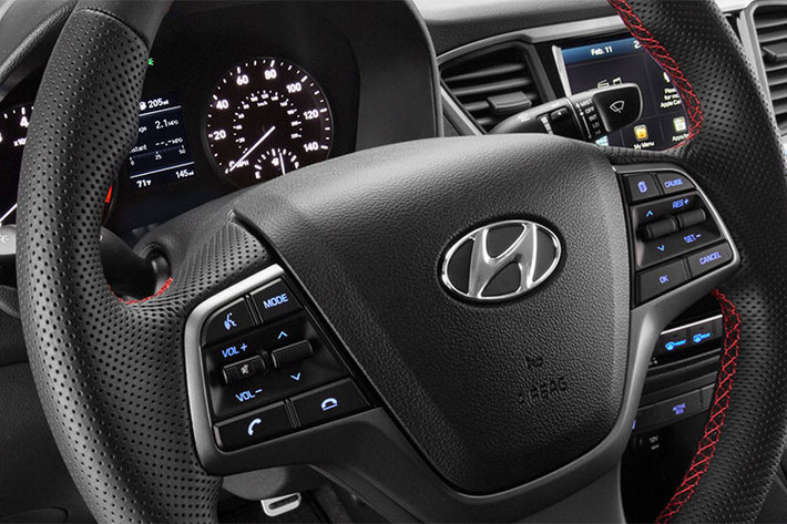 Sức mạnh của Hyundai Lafesta đến từ động cơ GDi 1.6 chia sẻ với “người anh em” Kona Premium GT hiện đang được bán ra trên thị trường. Động cơ trên được kết hợp với hộp số tự động ly hợp kép 7 cấp có khả năng sản sinh công suất 175 HP và mô men xoắn 265 Nm.