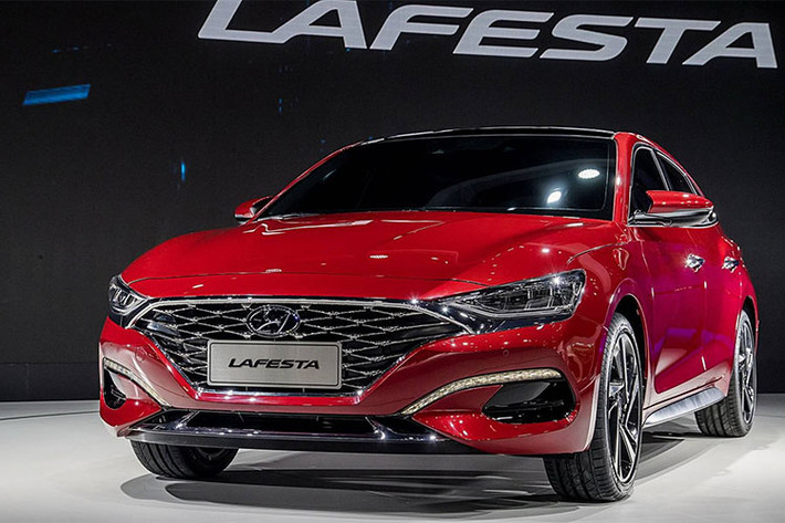 Hyundai đang mở rộng phạm vi hiện diện thương hiệu tại thị trường Trung Quốc bằng một chiếc sedan mới có tên gọi Lafesta. Hyundai Lafesta 2019 được hãng xe Hàn Quốc phát triển độc quyền dành riêng cho quốc gia đông dân nhất thế giới. Trong tiếng Ý, Lafesta có nghĩa là lễ hội.