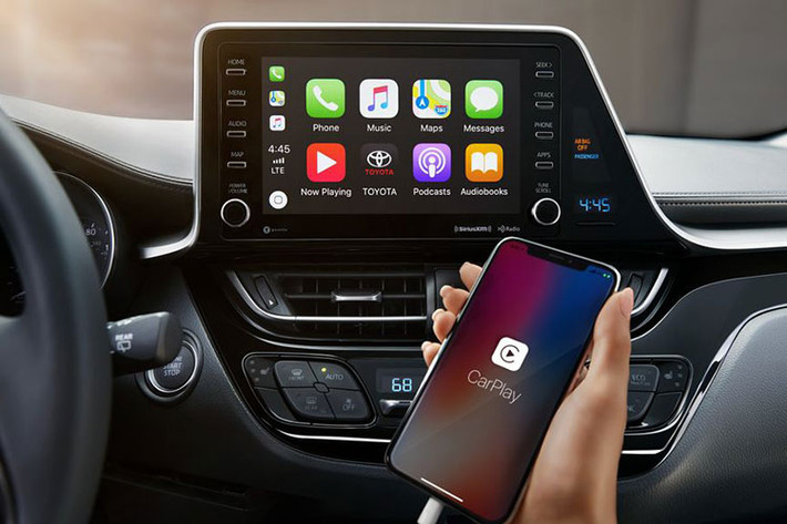 Mẫu xe của Toyota có nhiều trang bị an toàn cao cấp nhất như; cảnh báo va chạm, cảnh báo chệch làn, phanh tay điện tử, điều khiển hành trình, hệ thống ổn định thân xe VSC, hỗ trợ khởi hành ngang dốc HAC, chống trượt TC, cảnh báo áp suất lốp...