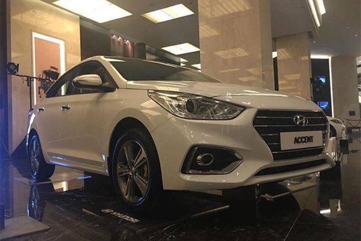 Vẫn sử dụng động cơ 1.6l 4 xi-lanh thẳng hàng nạp khí tự nhiên, tuy nhiên Hyundai đã cải tiến máy của Accent để cho công suất lớn hơn là 132 mã lực cùng mô-men xoắn cực đại 161 Nm. Ngoài ra xe còn có bản máy dầu 1.6l 4 xi-lanh với công suất 128 PS. Giống như thế hệ trước, xe sẽ có 2 phiên bản số là số sàn và tự động 6 cấp.