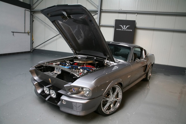 Mức giá bán ra cho một chiếc Ford Mustang Shelby GT 500E Eleanor 1967 vào năm 2002 là 214.000 USD, đến nay một chiếc Eleanor với đồng hồ công tơ mét chỉ mới đi 341 km được rao giá 349.000 USD.