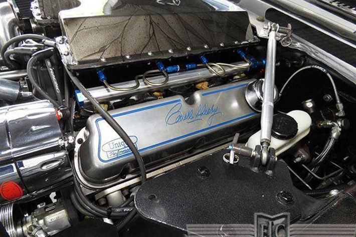 Động cơ được nâng cấp mạnh mẽ hơn so với loại V8, 5,8 lít trên những chiếc GT500 nguyên bản, chiếc xế độ giờ đây có thế đạt công suất cực đại lên đến 525 mã lực.