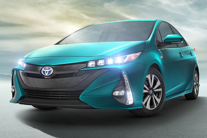 Toyota Prius Prime khác biệt so với Prius thông thường vì nó là mẫu plug-in hybrid (bao gồm 1 động cơ đốt trong và 1 động cơ điện hybrid sử dụng pin có thể sạc ngoài). Toyota Prius Prime có giá bán đắt nhất trong gia đình Prius tại Mỹ với mức giá khởi điểm từ 27.350 USD (theo giá niêm yết trên webside Toyota Mỹ).