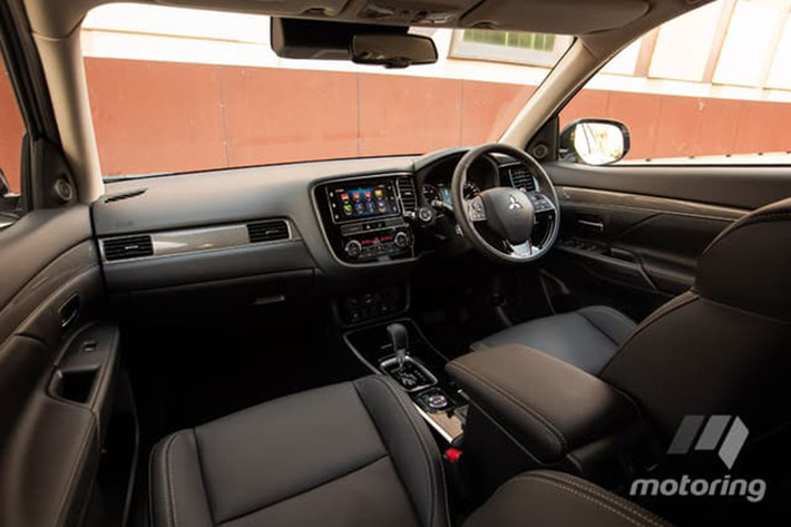 Trên phiên bản mới này, mẫu SUV cỡ C cuối cùng đã được làm mới ở nội thất. Cụ thể xe có cửa gió điều hòa mới hơn và một cổng sạc USB cho hành khách ngồi phía sau. Những tính năng khác bao gồm một thiết kế đệm ghế mới với khả năng hỗ trợ bên cạnh tốt hơn so với trước đây.