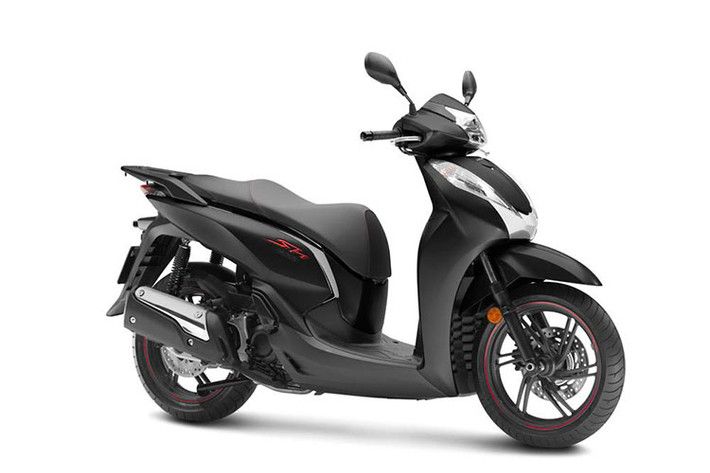 Mẫu xe ga cao cấp Honda SH300i 2019 này sẽ được bán ra thị trường từ ngày 22/4 tới với chế độ bảo hành mới 3 năm hoặc 30.000 km (tùy theo điều kiện nào đến trước) cùng 6 lần kiểm tra định kỳ miễn phí.