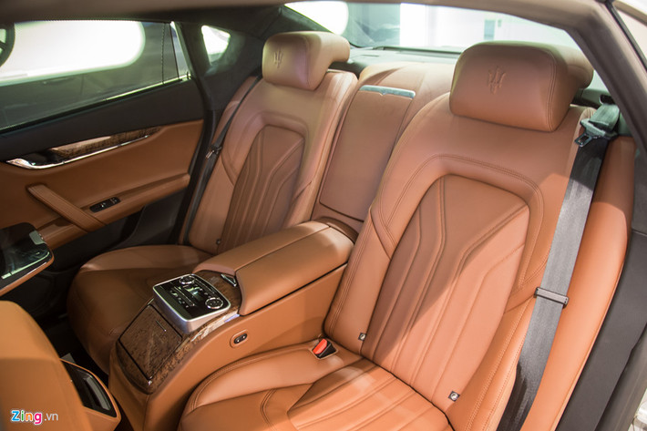 Maserati Quattroporte GranLusso có đủ công nghệ an toàn cơ bản, và nhiều công nghệ an toàn nâng cao như cảnh báo điểm mù, cảnh báo va chạm, tự động phanh khi phát hiện vật cản, cảnh báo làn đường và camera 360 độ. Vi sai chống trượt và khởi hành ngang dốc trang bị tiêu chuẩn.