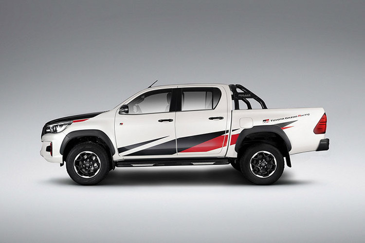 Bán tải Toyota Hilux GR Sport mới sẽ trở thành mẫu GR đầu tiên được phát triển, sản xuất, và bán ở thị trường Brazil. Thậm chí, chiếc bán tải này còn được vinh dự là “sản phẩm đầu tiên được thiết kế cho ... sử dụng off-road dưới nhãn hiệu Toyota Gazoo Racing.”