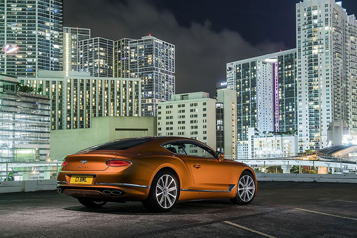 Bentley hứa hẹn rằng ngoài hiệu suất ấn tượng, động cơ trên Continental GT V8 còn hoạt động rất hiệu quả và tiết kiệm nhiên liệu nhờ hệ thống vô hiệu hóa xi-lanh, giúp tắt 4 xi-lanh khi người lái cảm thấy không cần thiết. Hãng cho biết quá trình này hoàn toàn không làm tổn hại đến khả năng lái trơn tru của xe vì việc chuyển từ 4 sang 8 xi-lanh hay ngược lại chỉ diễn ra trong khoảng 20 mili giây.