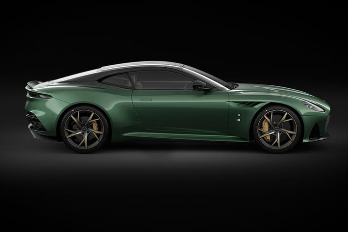DBS Superleggera là chiếc xe sản xuất mạnh nhất từng được sản xuất bởi Aston Martin, vì vậy, nó rất phù hợp để làm nền tảng xây dựng phiên bản đặc biệt DBS 59, đánh dấu 60 năm kể từ sau chiến thắng rực rỡ của hãng xe Anh Quốc.”